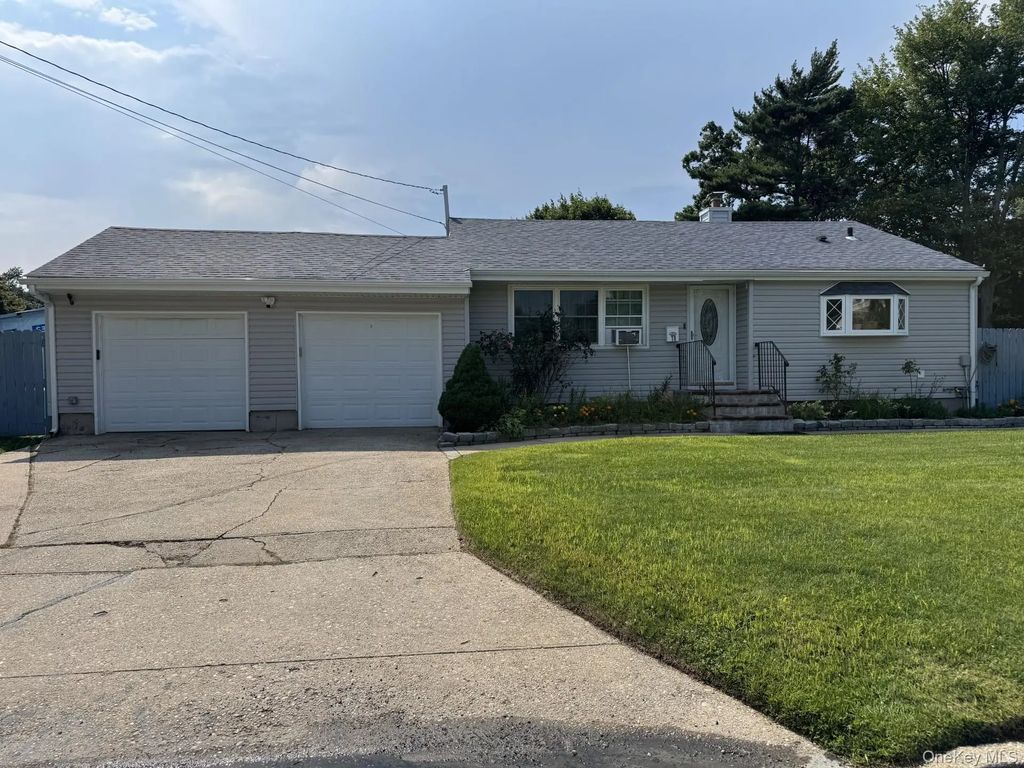 78 Hilltop Drive, Brentwood