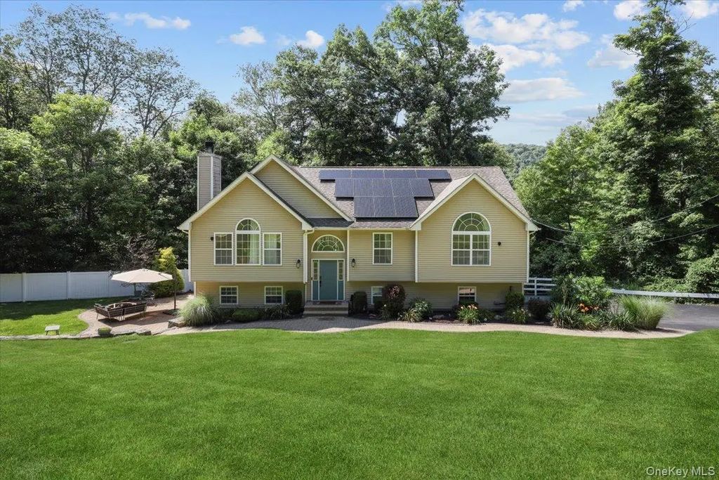 39 New Hill Road, Putnam Valley