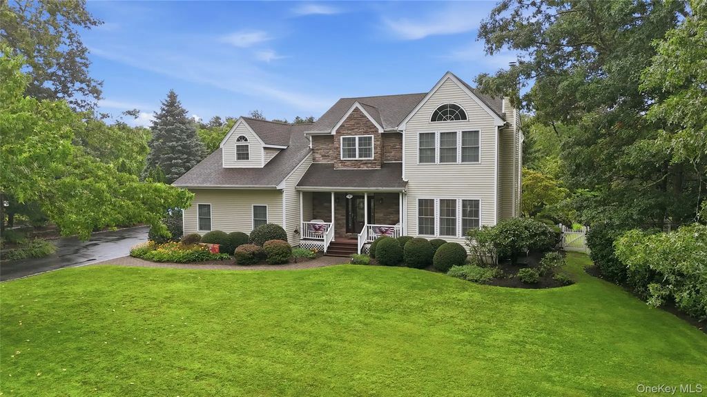 4 Wood Hollow Drive, Westhampton