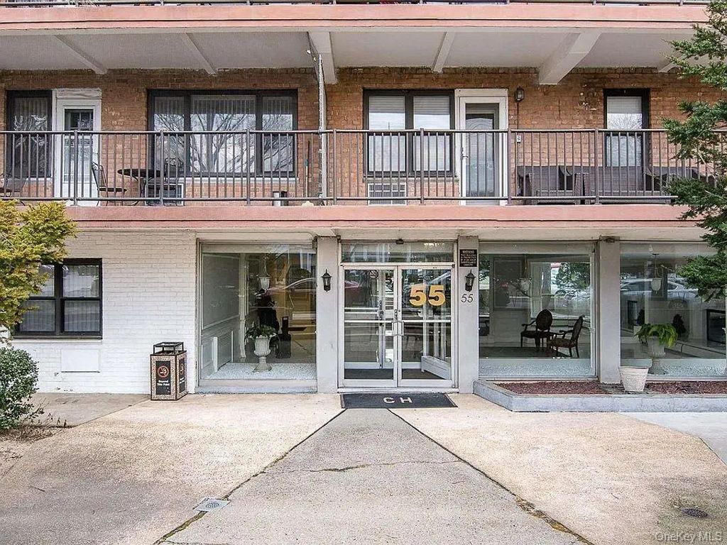 55 S Bergen Place # 1 B, Freeport