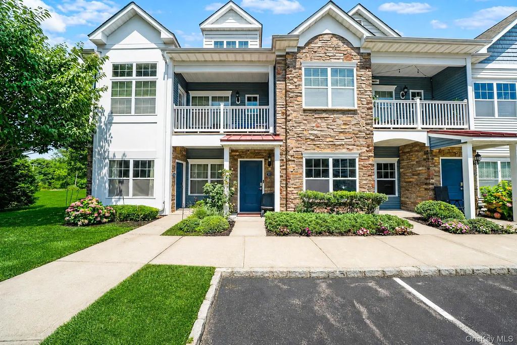 93 Millie Court, Patchogue