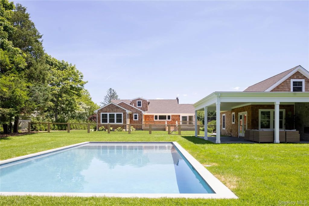 605 Cedar Drive, Southold