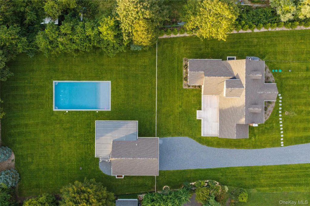 605 Cedar Drive, Southold