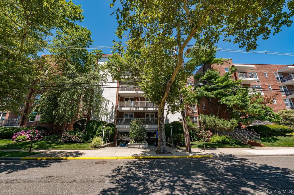 100 Brooklyn Avenue # 2r, Freeport