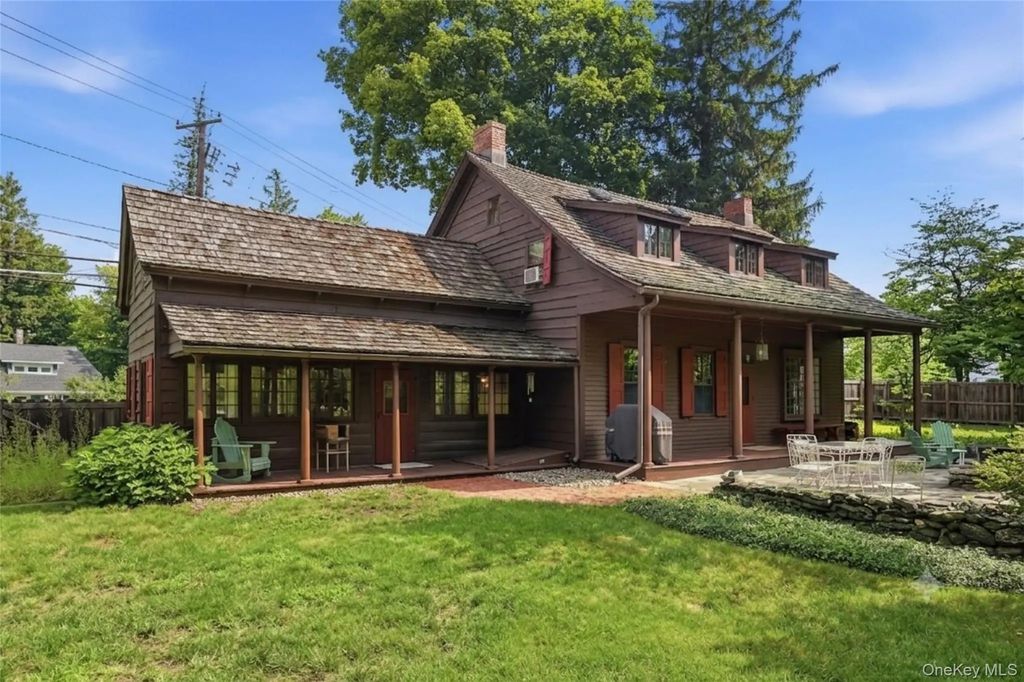 809 Traver Road, Pleasant Valley