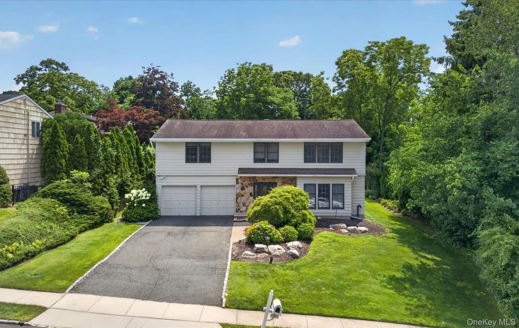 30 Irving Drive, Woodbury