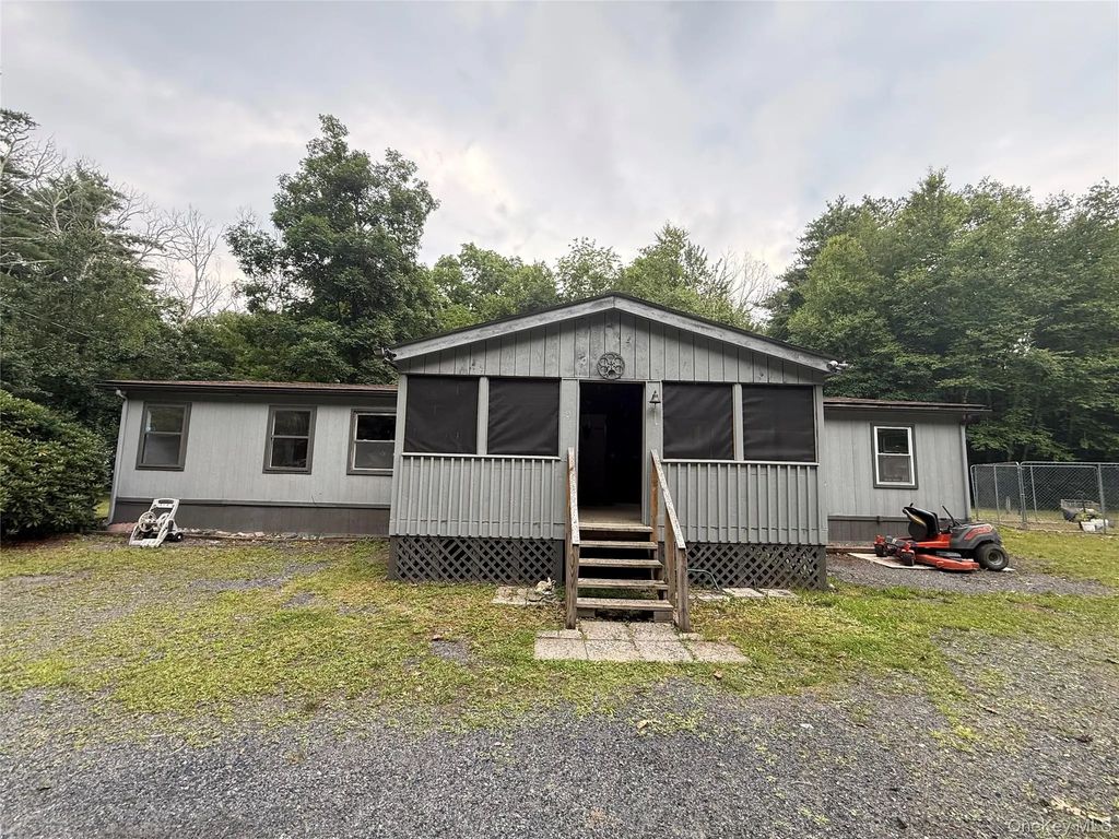 61 W Peenpack Trail, Sparrowbush