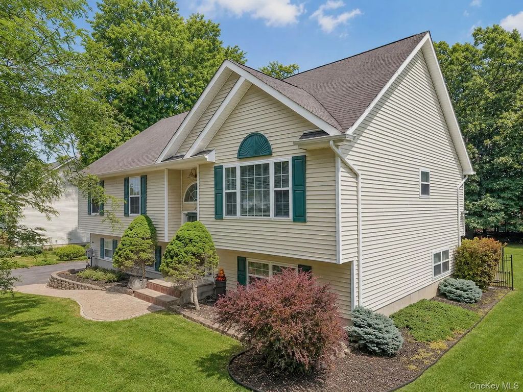 26 Seals Drive, Monroe