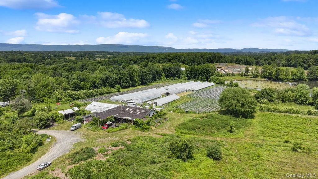 2660 State Route 208, Walden