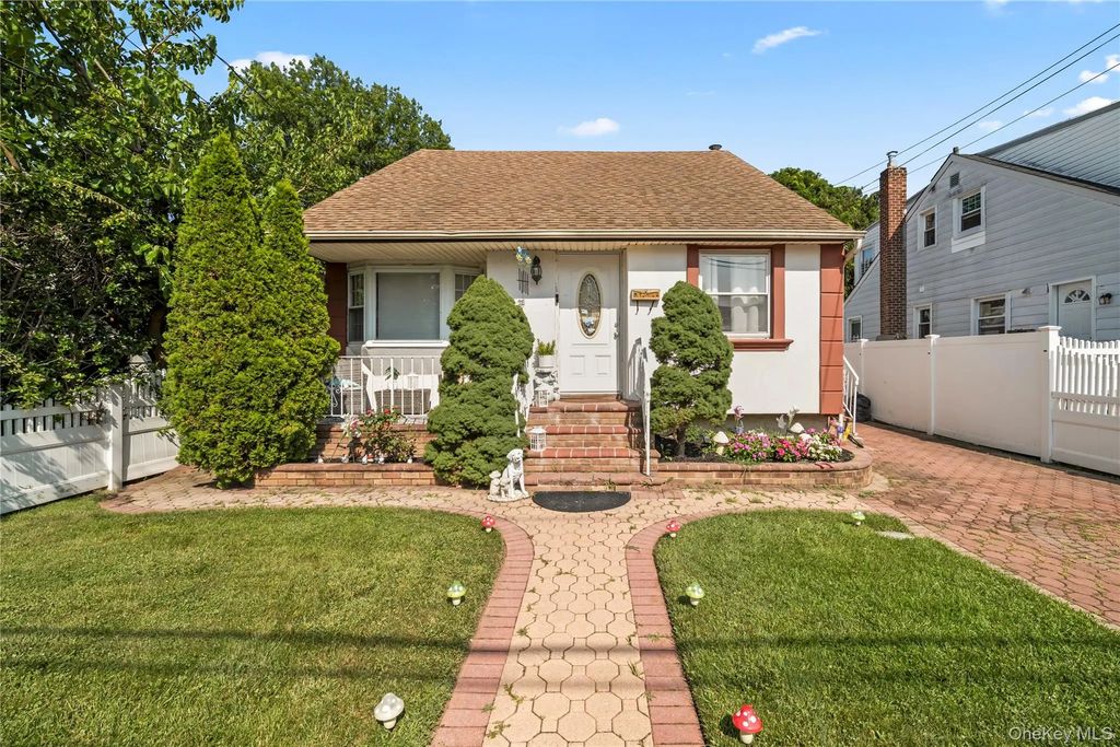 461 Greengrove Avenue, Uniondale