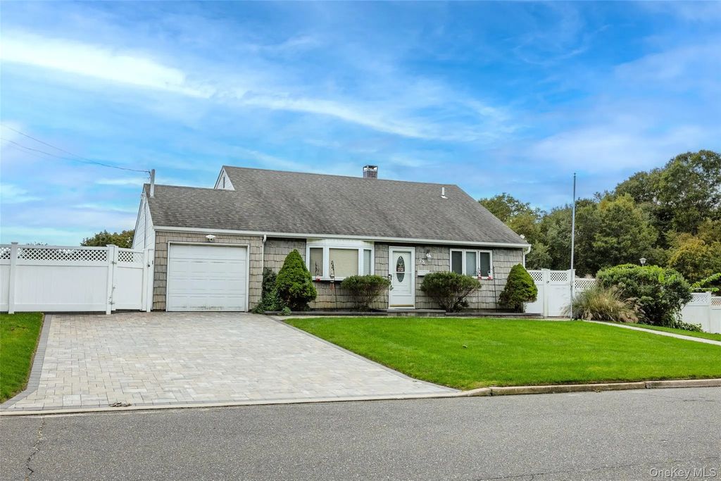 78 Circle Drive N, Patchogue