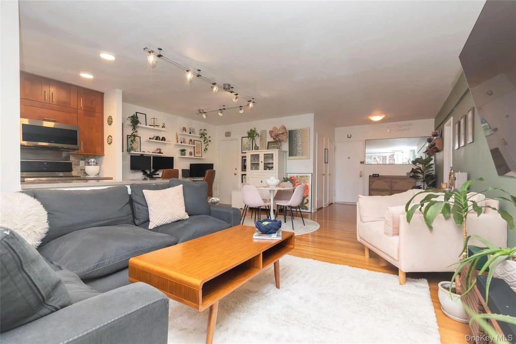 12 Westchester Avenue # 2j, White Plains