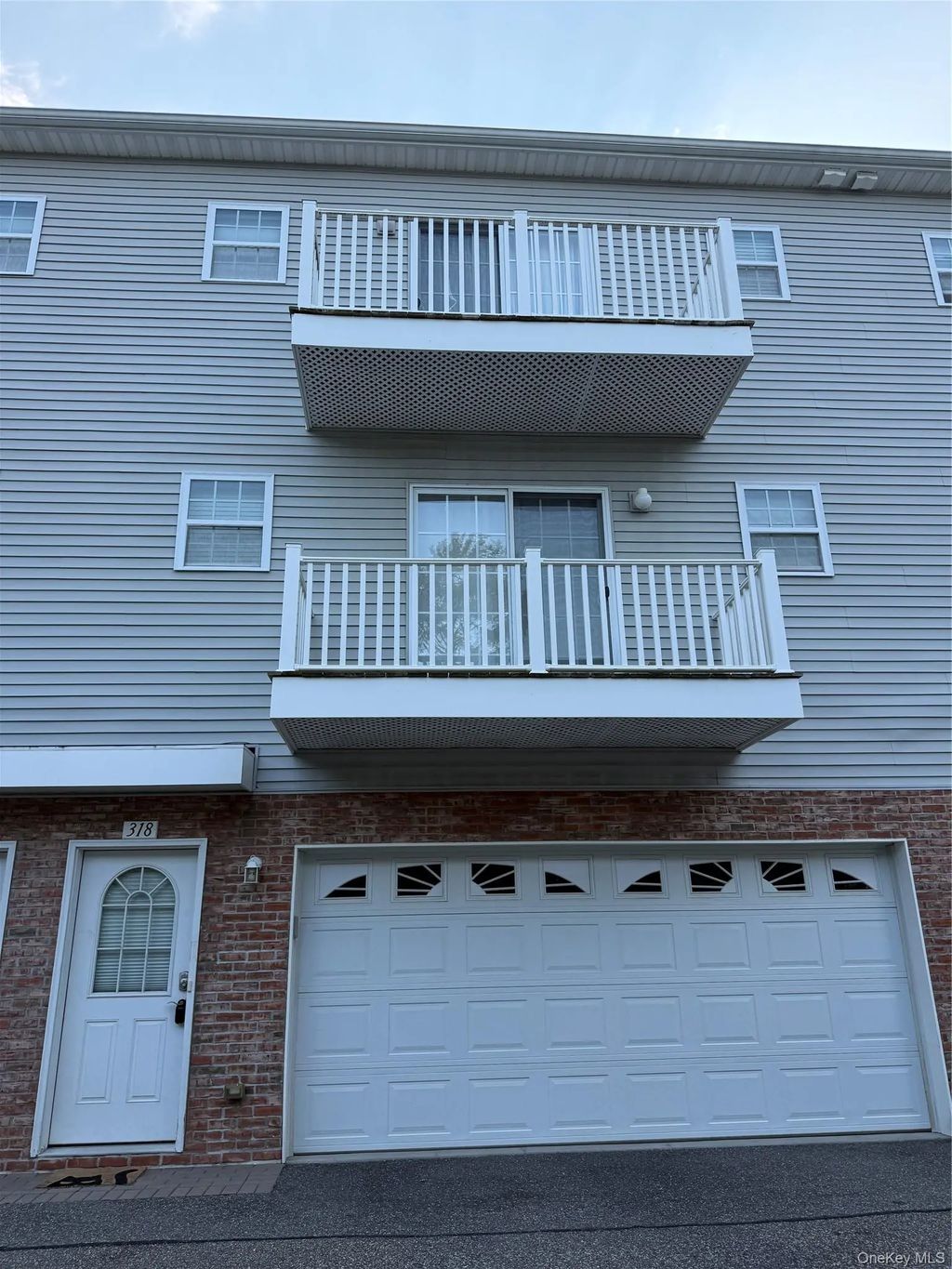 318 Cross Street # 2, Westbury