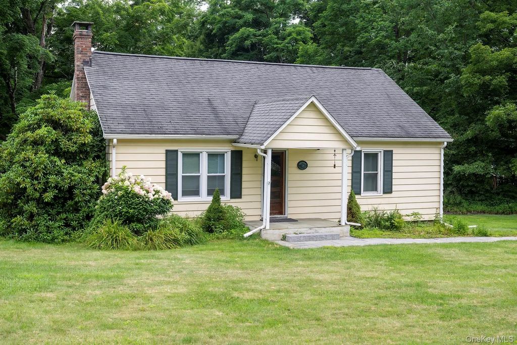 18 Highland Street, Millerton