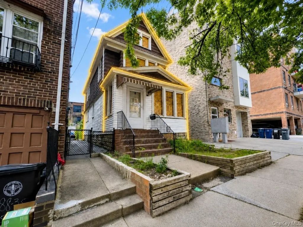 88-37 54th Avenue, Elmhurst