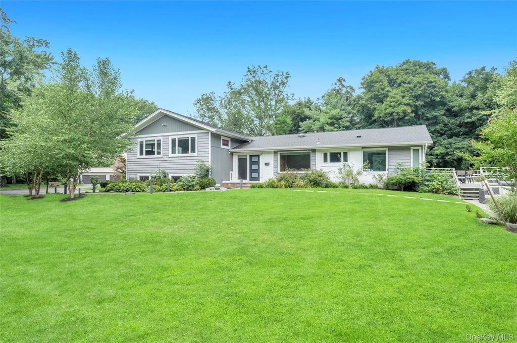 125 Hicks Lane, Great Neck