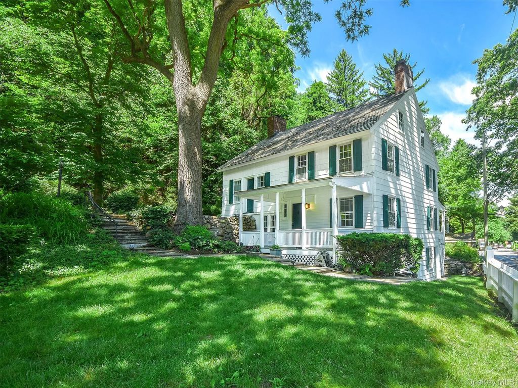 150 Main Street, Roslyn
