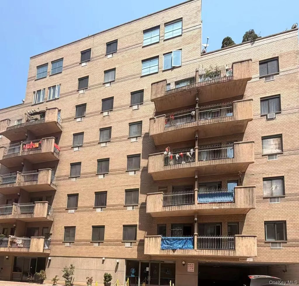 4231 Colden Street # R1h, Flushing