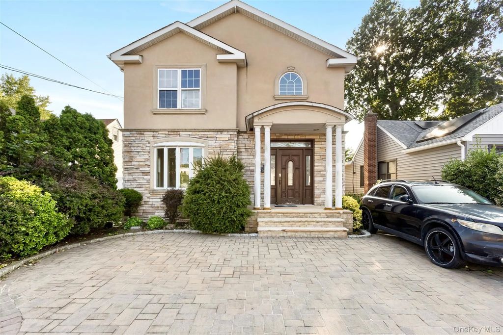 316 Maplegrove Avenue, Uniondale