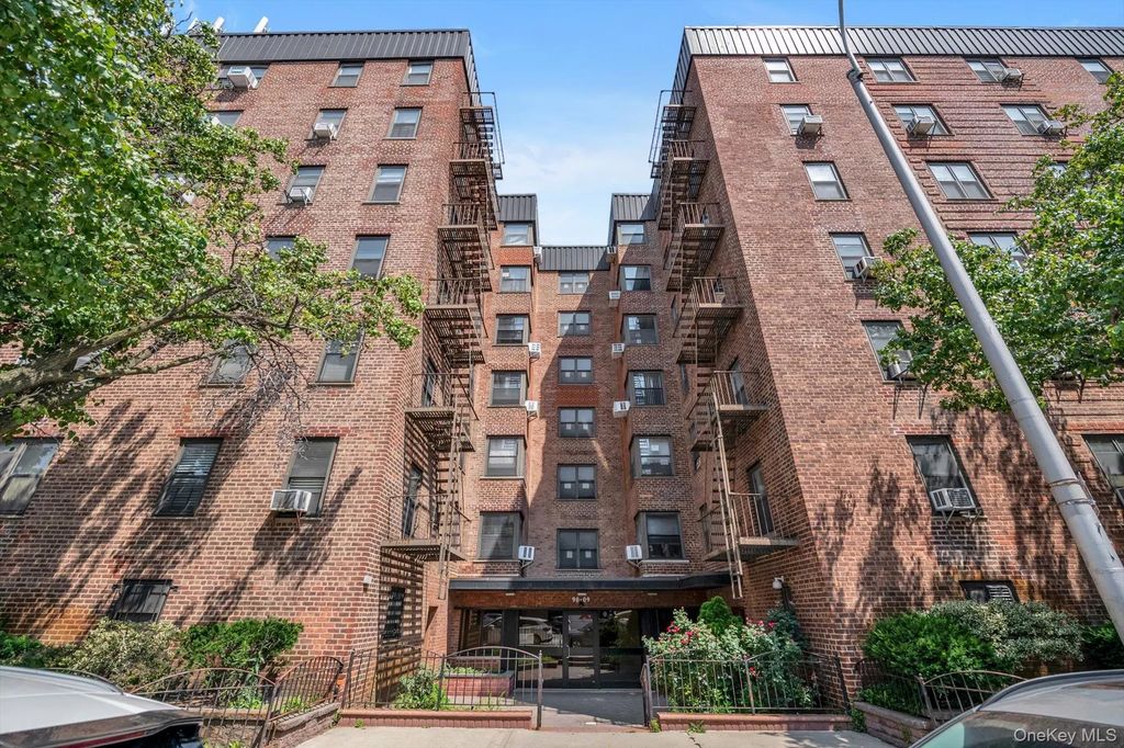 90-09 Northern Blvd # 102, Jackson Heights