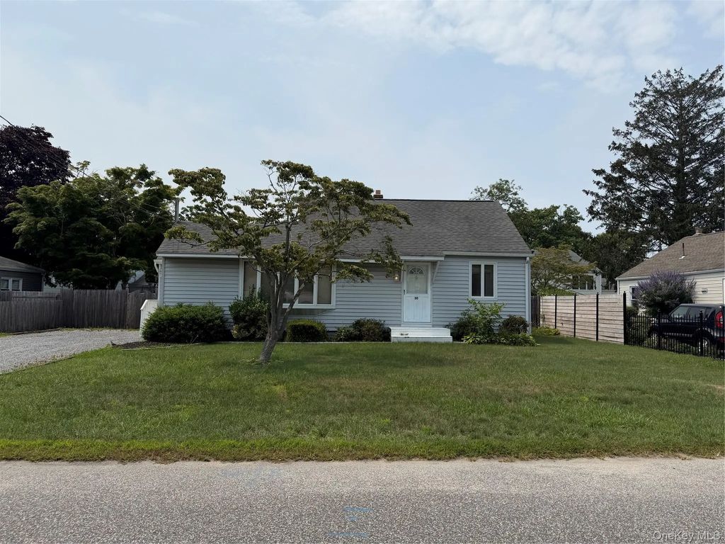 30 Bayview Avenue, Bayport