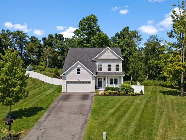 20 Karen Court, Poughkeepsie