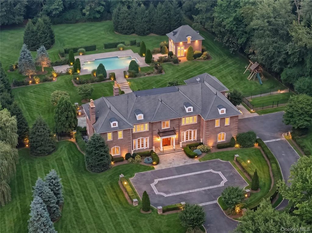 33 Chicken Valley Road, Old Brookville