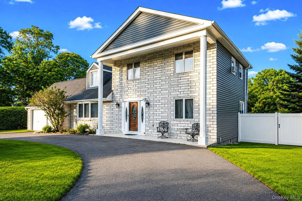 65 Avenue D, Farmingville