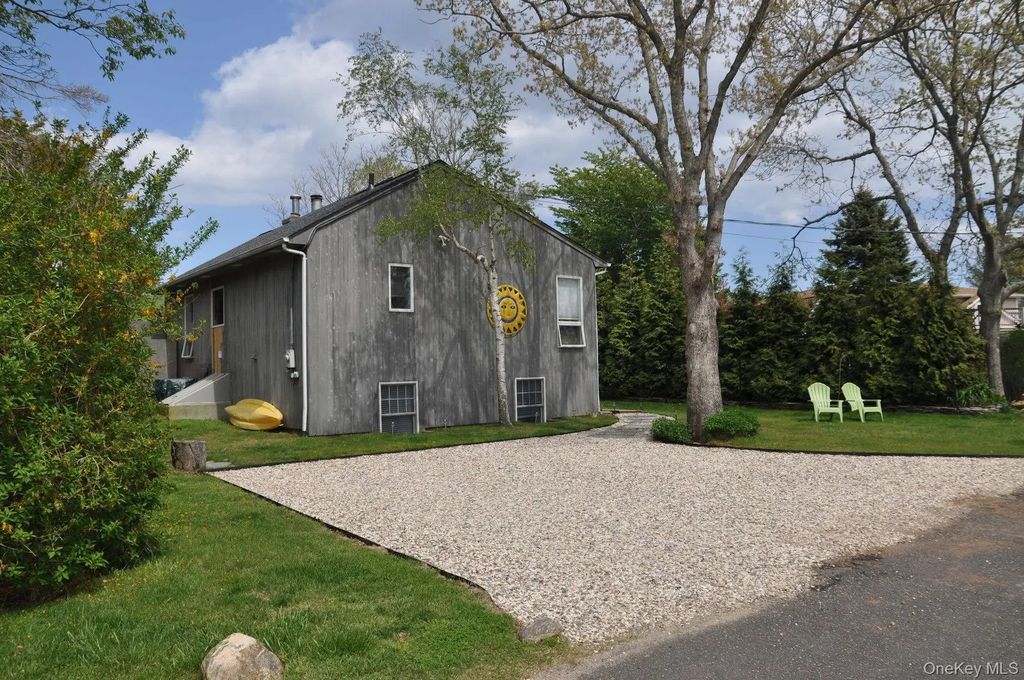 14 Hoover Court, Montauk