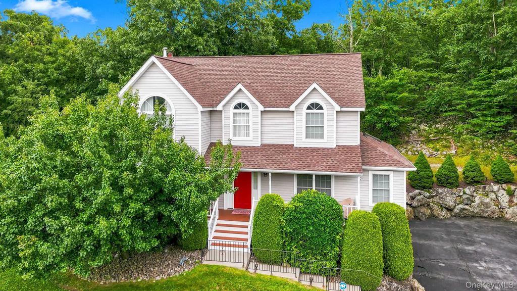 17 Terry Road, Monroe