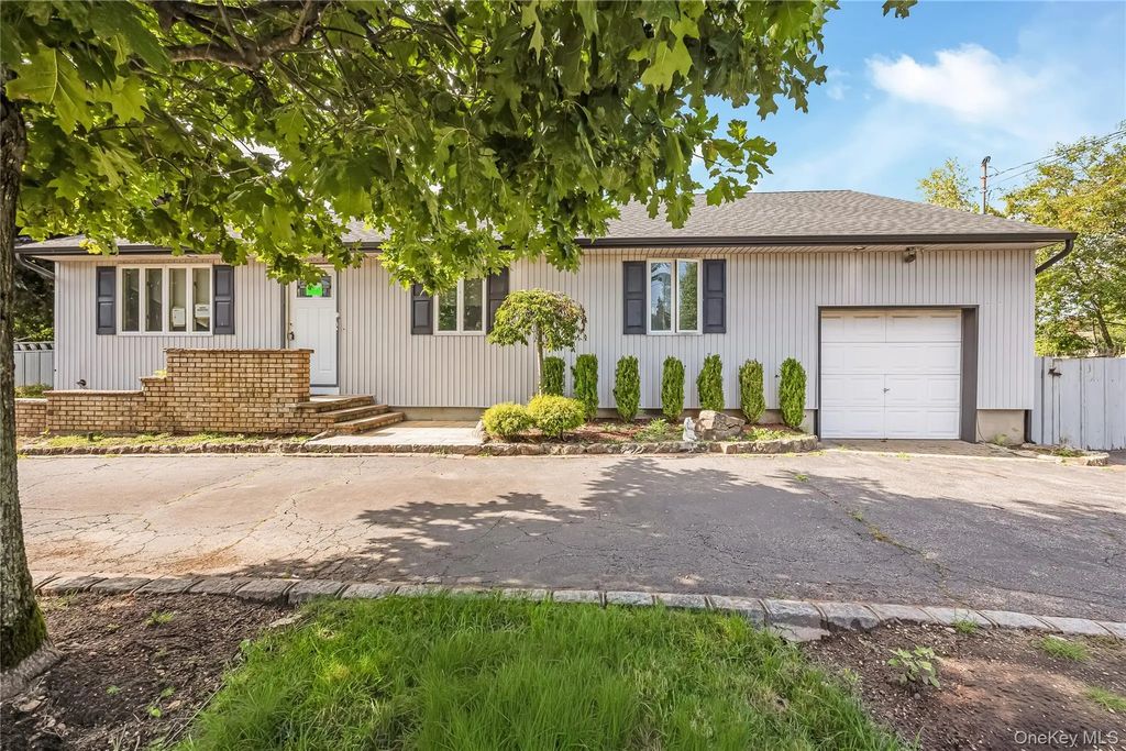 371 Grand Boulevard, Deer Park
