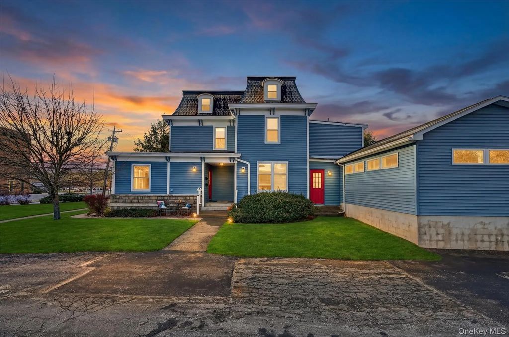 12 Scotchtown Avenue, Goshen