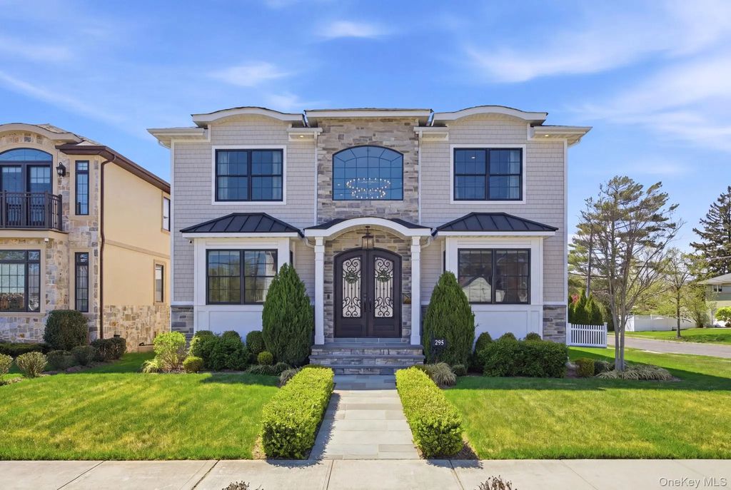 295 Dorchester Road, Garden City