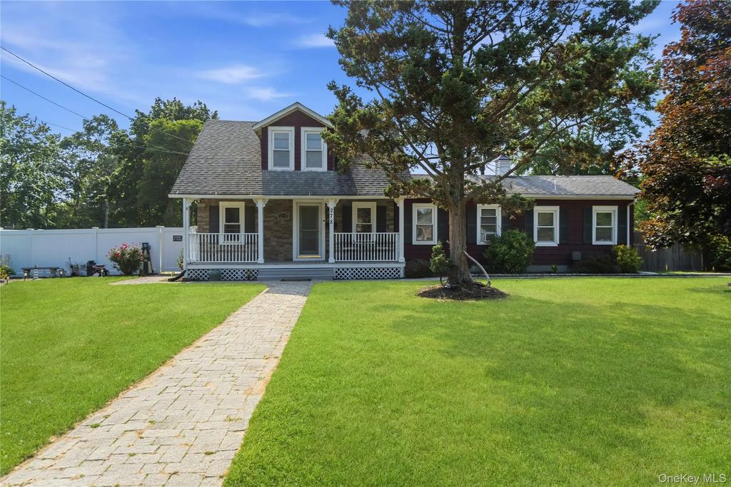 278 Ferndale Boulevard, Islip