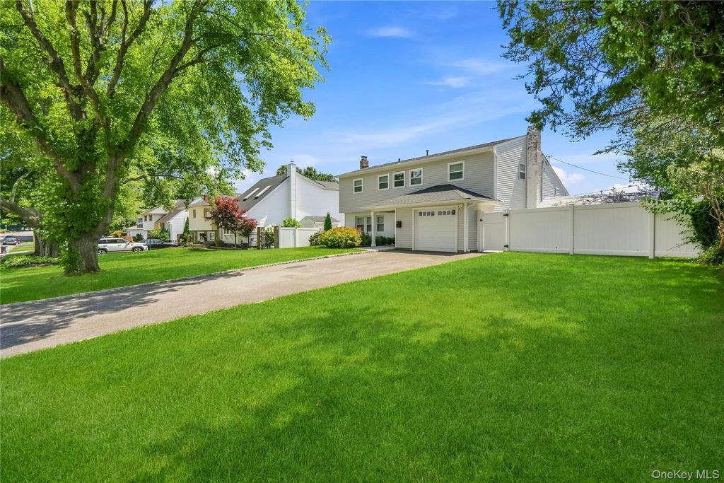 14 Elder Drive, Commack