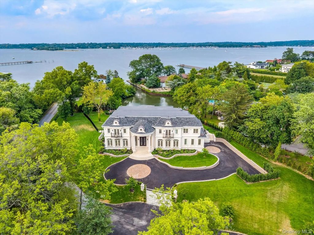 566 E Shore Road, Kings Point