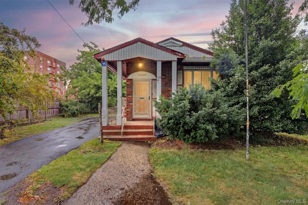 156-07 N Conduit Avenue, Jamaica