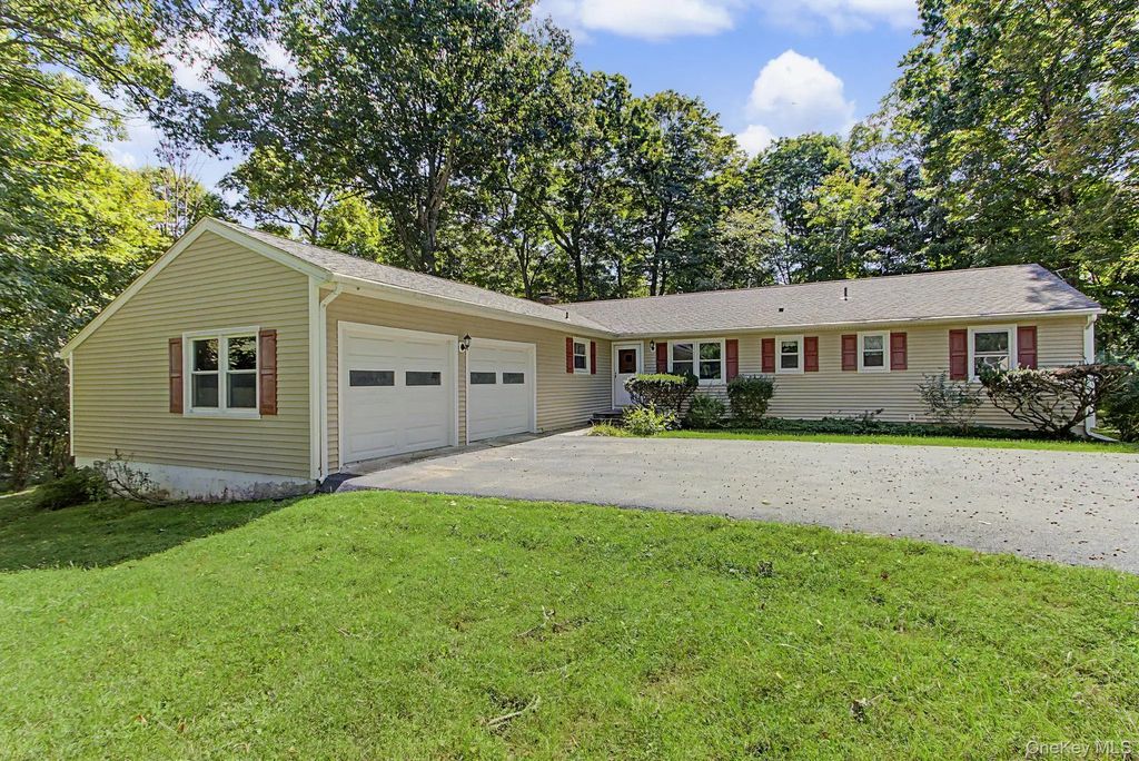 17 Woodland Drive, Brewster