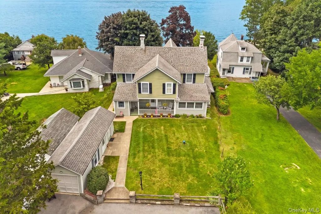 9 Walts Way, Greenwood Lake