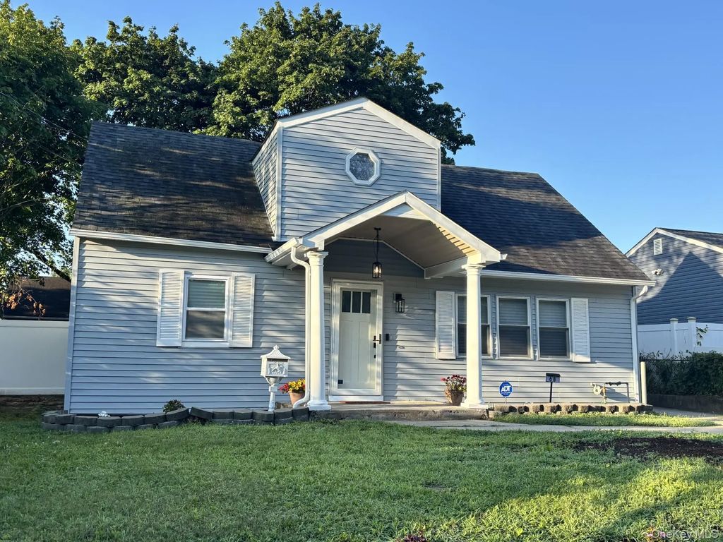 68 State Avenue, Wyandanch