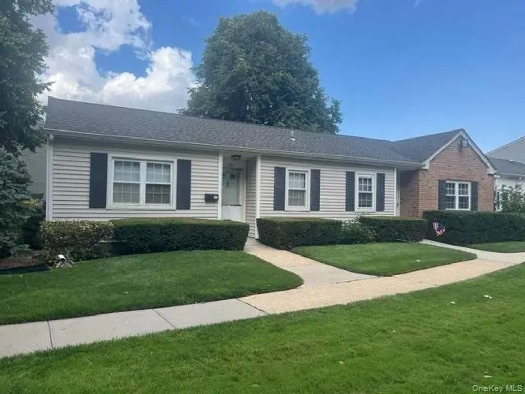 117 Harbor S, Amityville