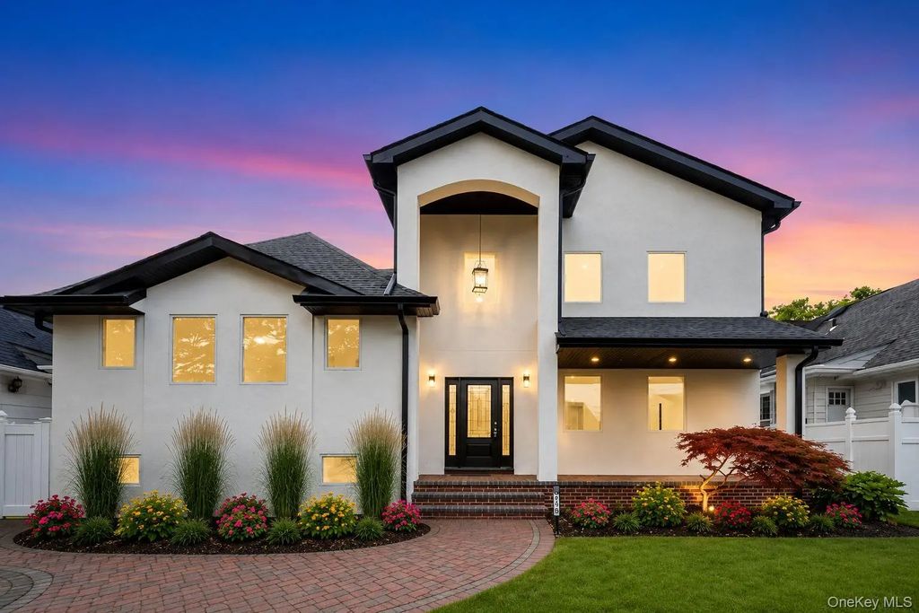 949 Midway, Woodmere