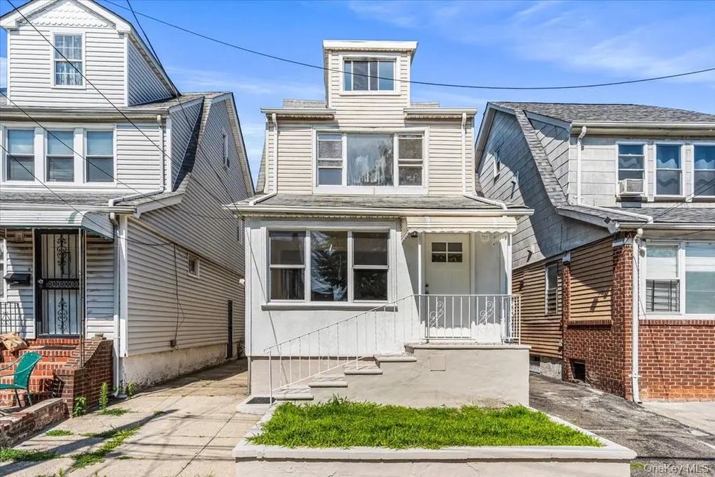 6134 Parsons Boulevard, Fresh Meadows