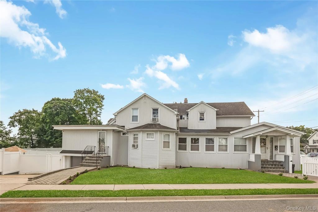 38 Wall Street, Farmingdale