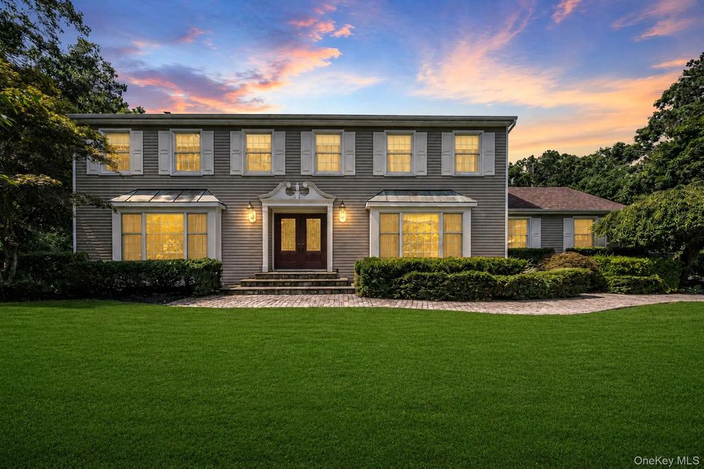 4 Saybrook Court, Port Jefferson Station