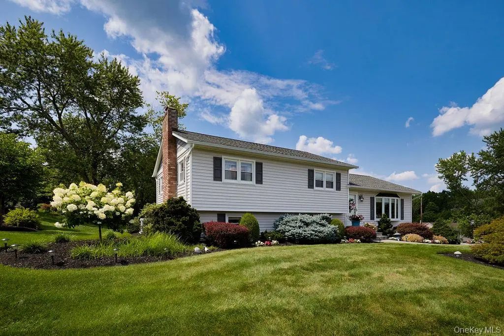8 Carroll Drive, Wappingers Falls