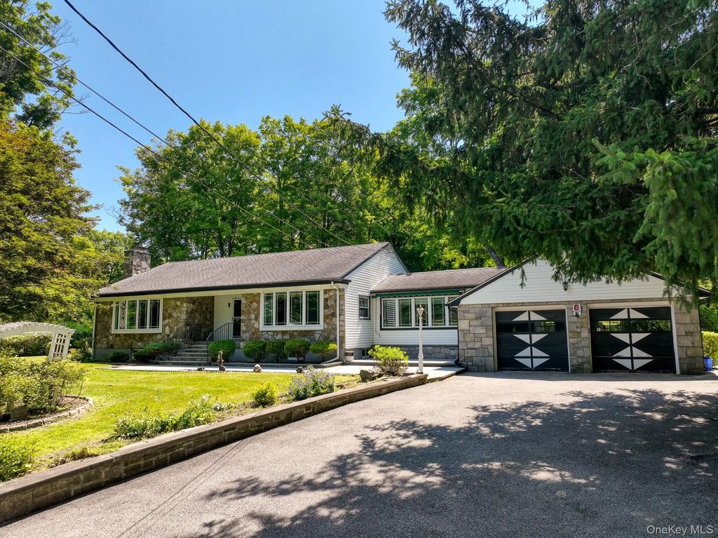 7 Old Mine Road, Brewster