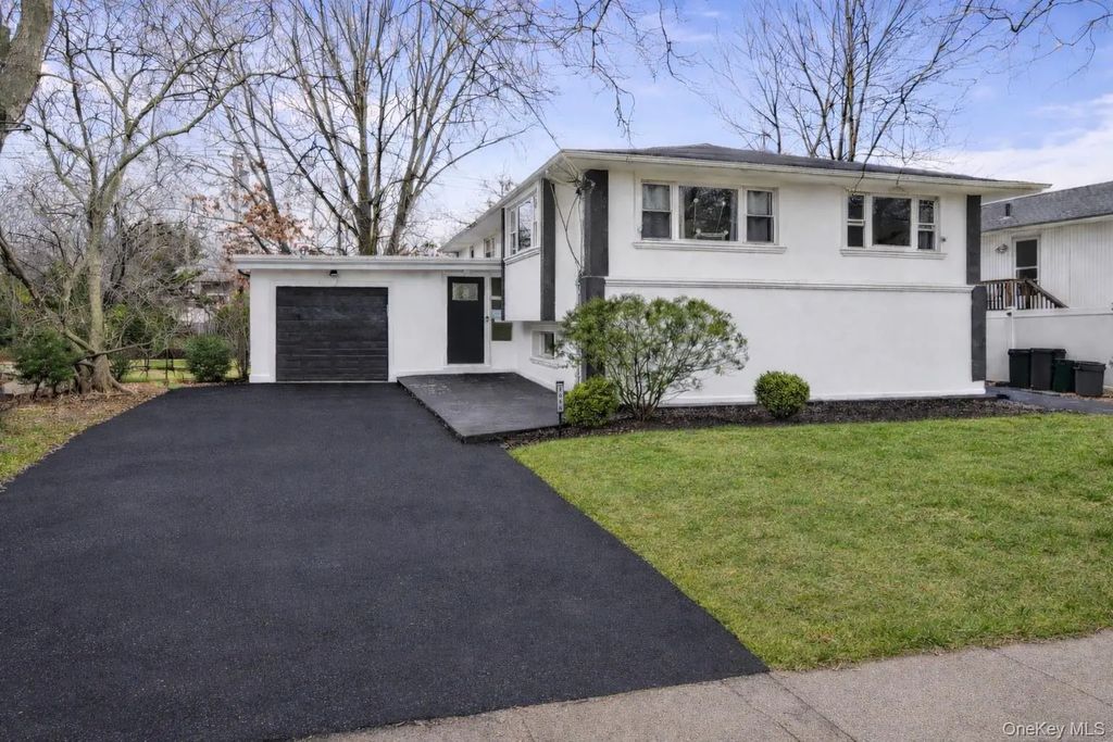 1016 Westwood Road, Woodmere