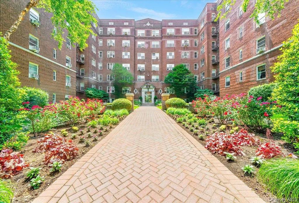 113-14 72nd Road # 2j, Forest Hills