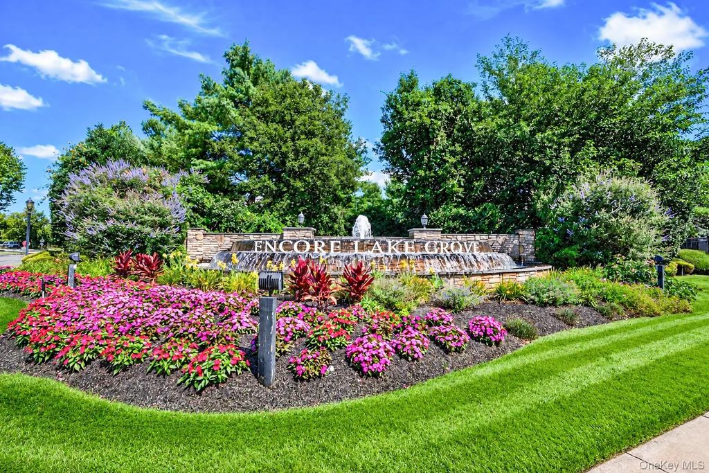 14 Concerto Drive, Lake Grove